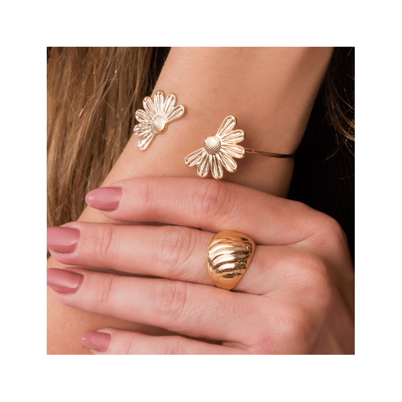 Bracelete Fio Aro Aberto C/ Flor Nas Pontas