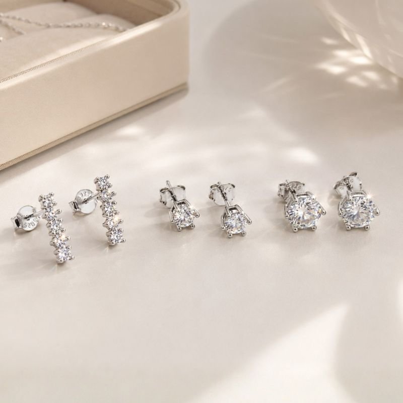 Brinco Prata C/ Banho De Ródio Ponto De Luz Moissanite 4mm