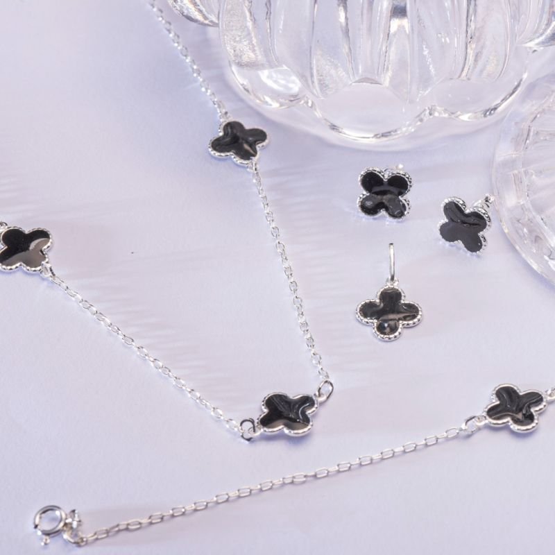 Pingente Prata Trevo 4 Folhas Com Resina Preta